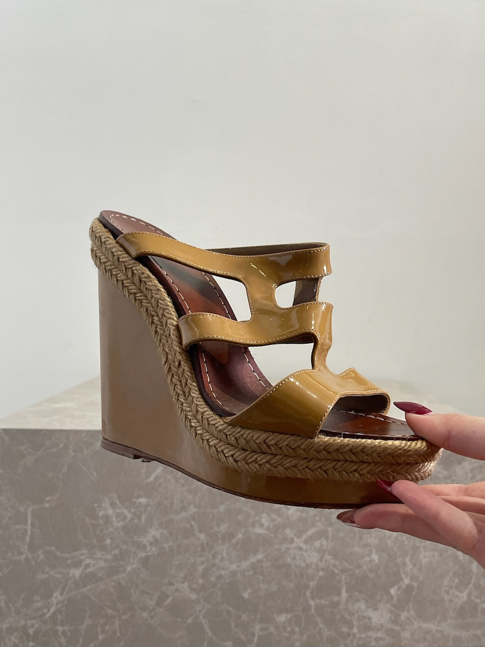 Sandales Christian Louboutin beige T.37