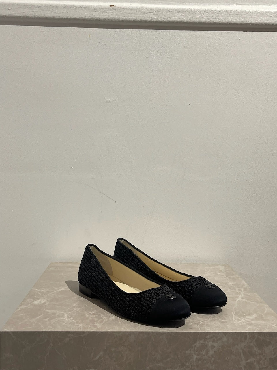 Ballerine Chanel noires T.39 NEUVES