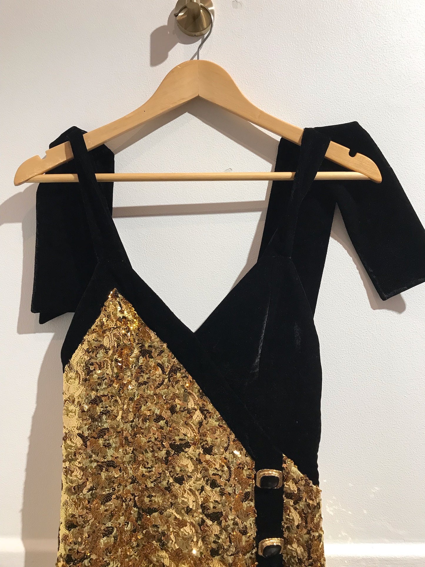 Robe Raisa Vanessa noire dorée T.36 Neuf