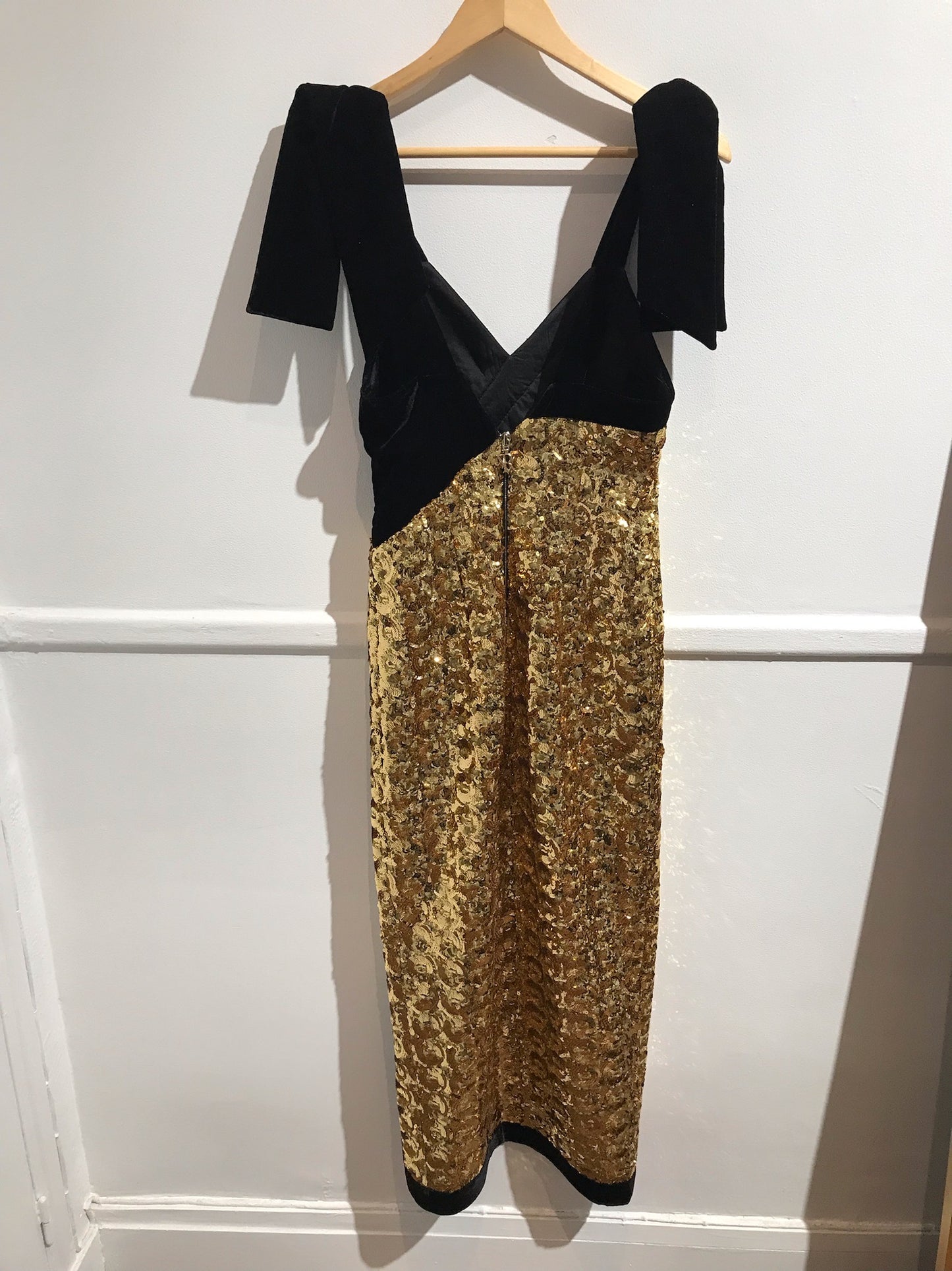 Robe Raisa Vanessa noire dorée T.36 Neuf