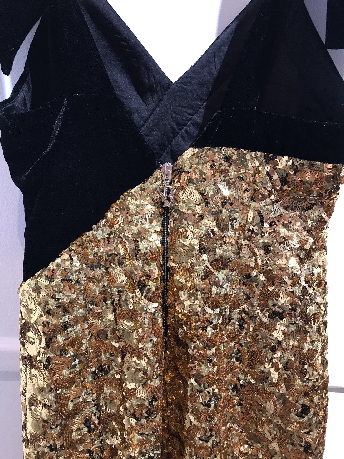 Robe Raisa Vanessa noire dorée T.36 Neuf
