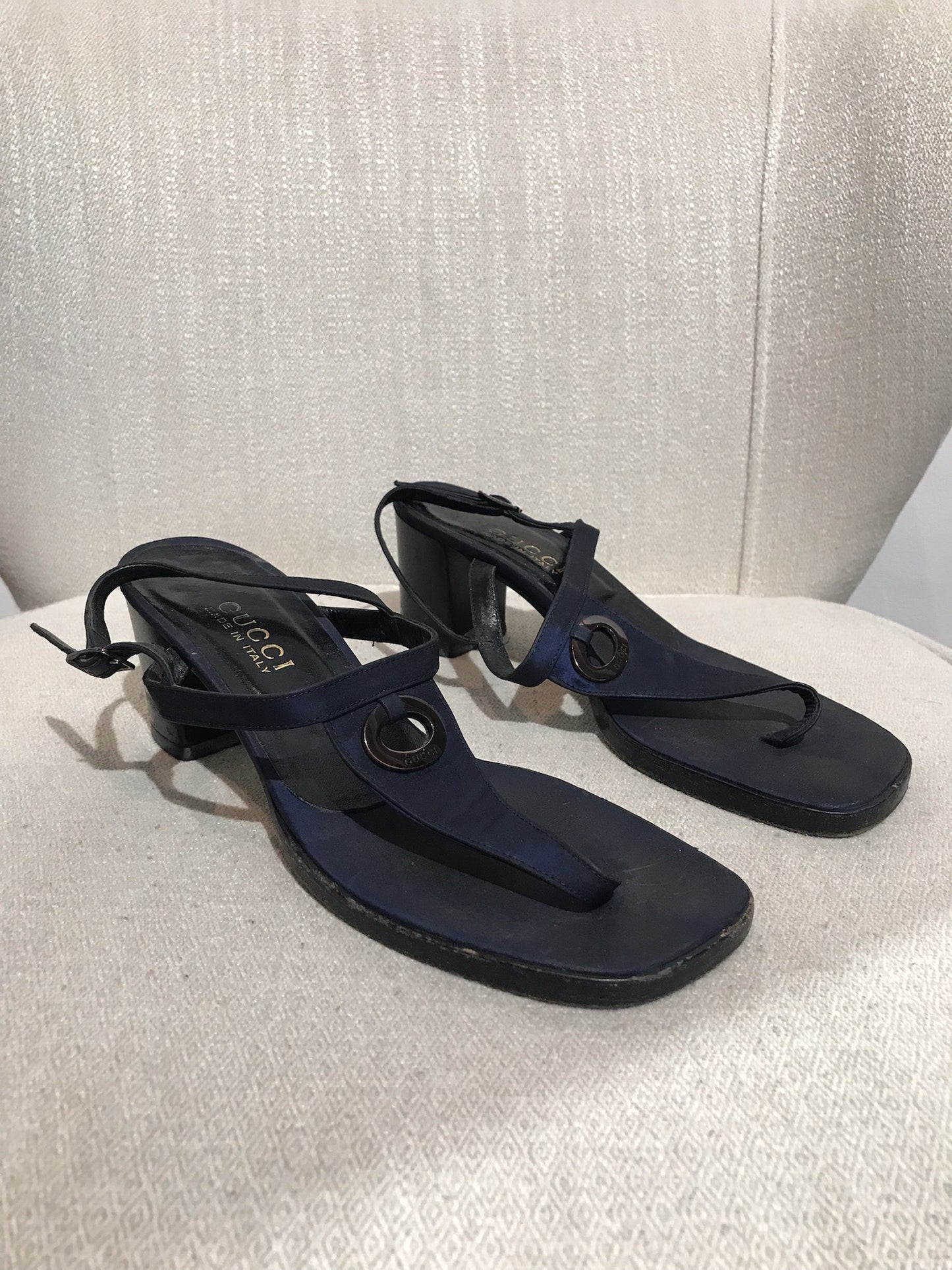Sandales Gucci bleu marine T.38,5