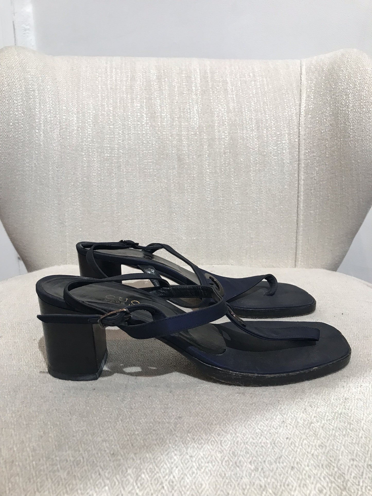 Sandales Gucci bleu marine T.38,5