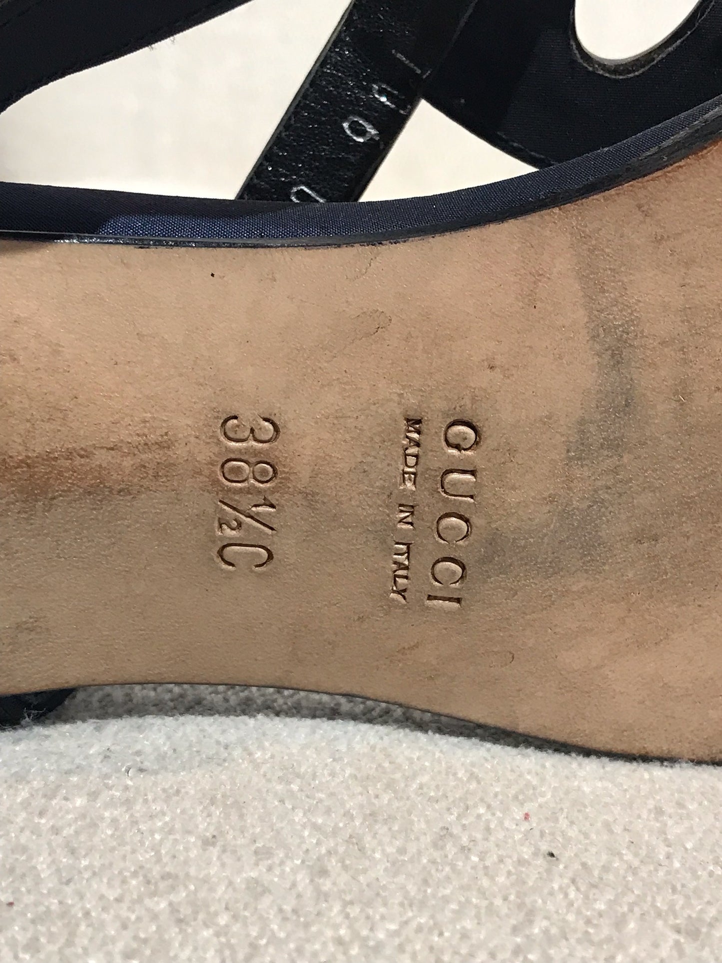 Sandales Gucci bleu marine T.38,5