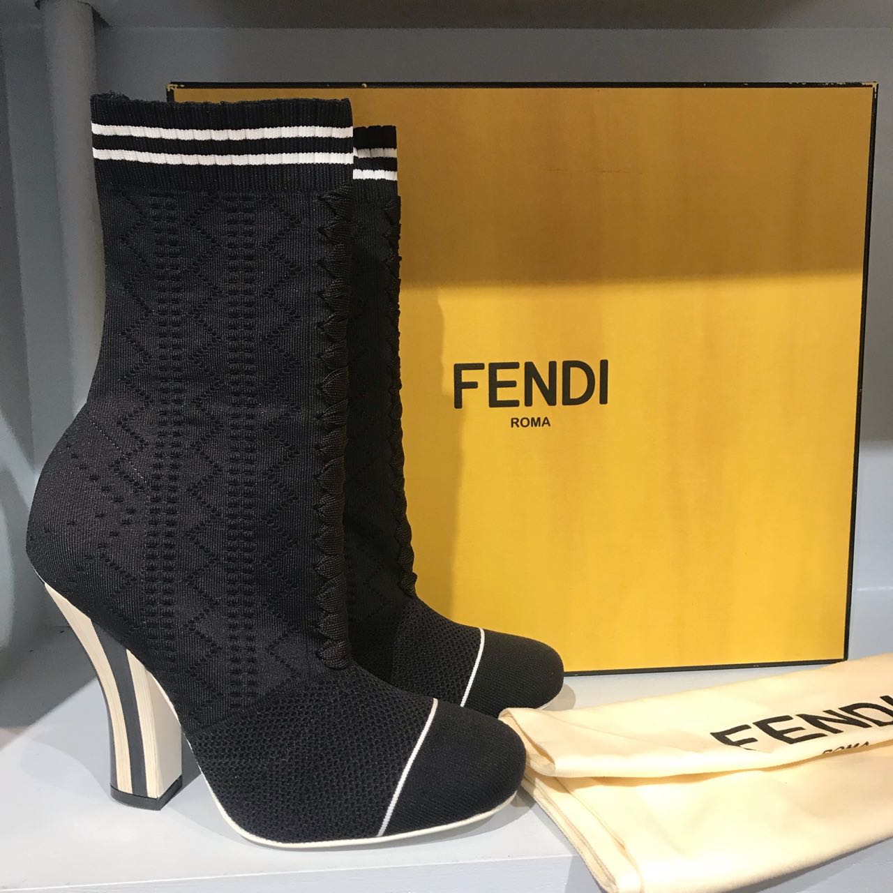 Bottines Fendi Colibri T.38