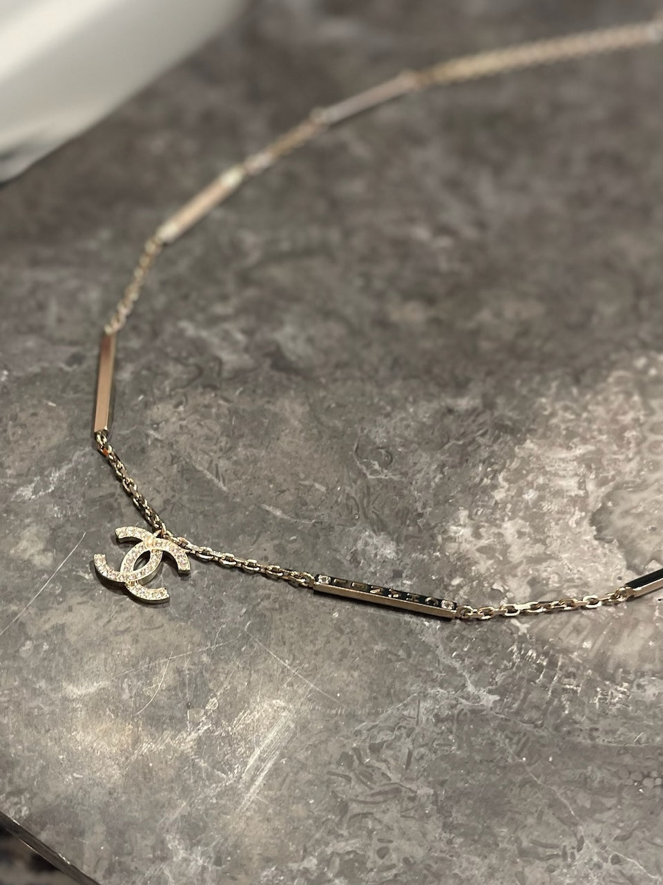 Collier Chanel chaine CC