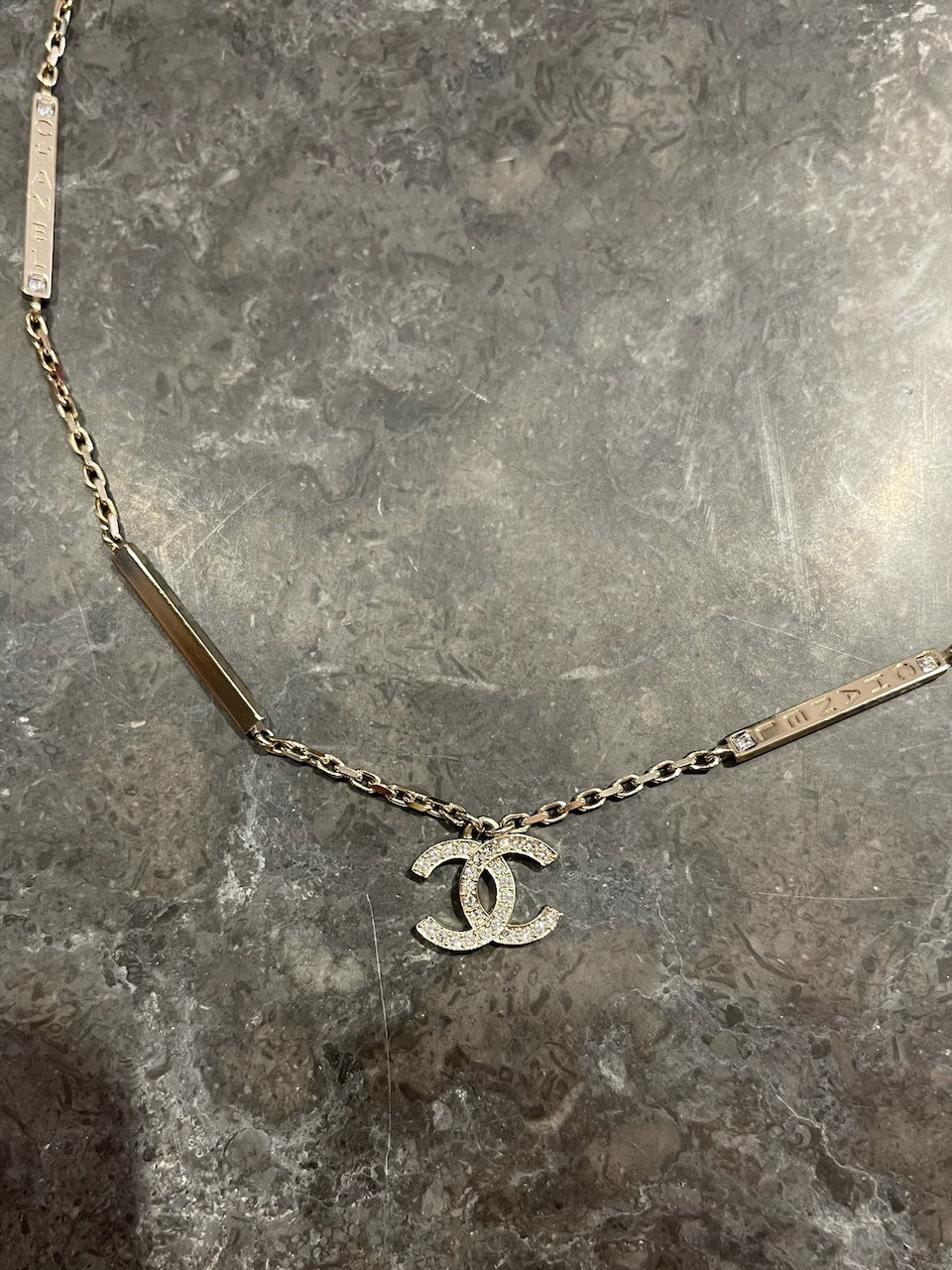 Collier Chanel chaine CC