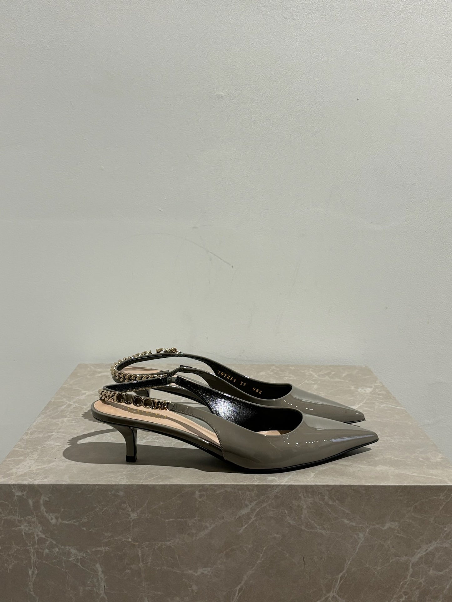 Escarpins Gucci gris T.37