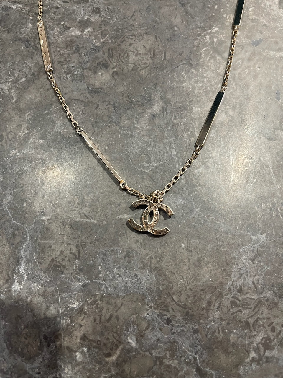 Collier Chanel chaine CC