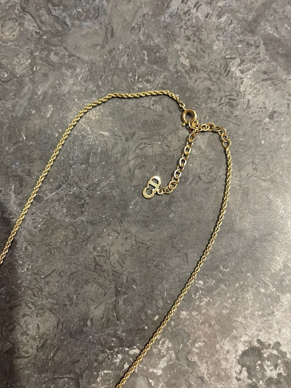 Collier Dior CD doré