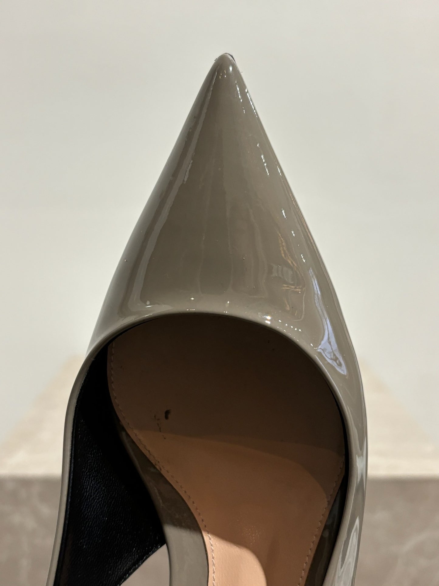 Escarpins Gucci gris T.37