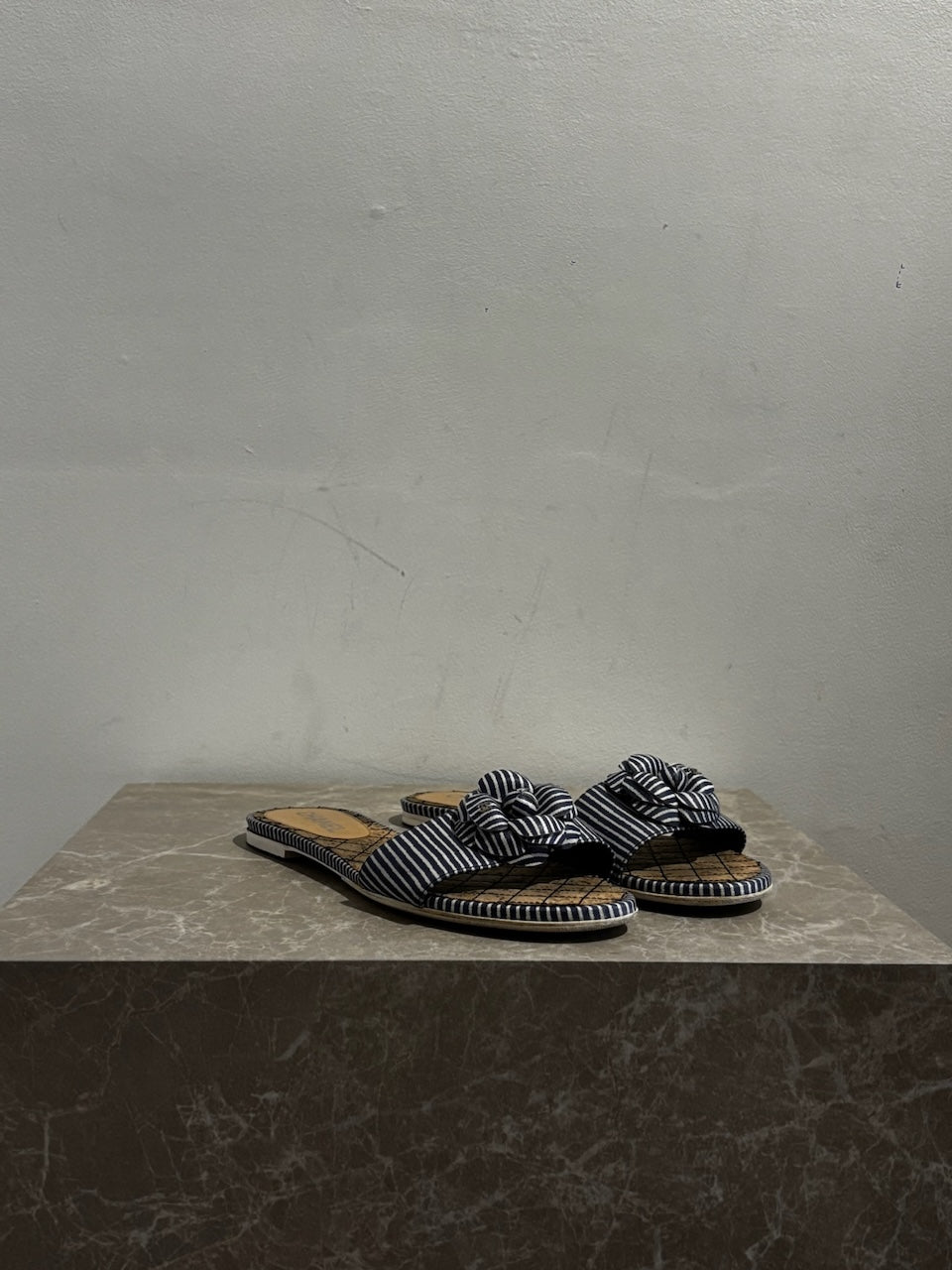 Mules Chanel rayée T.41