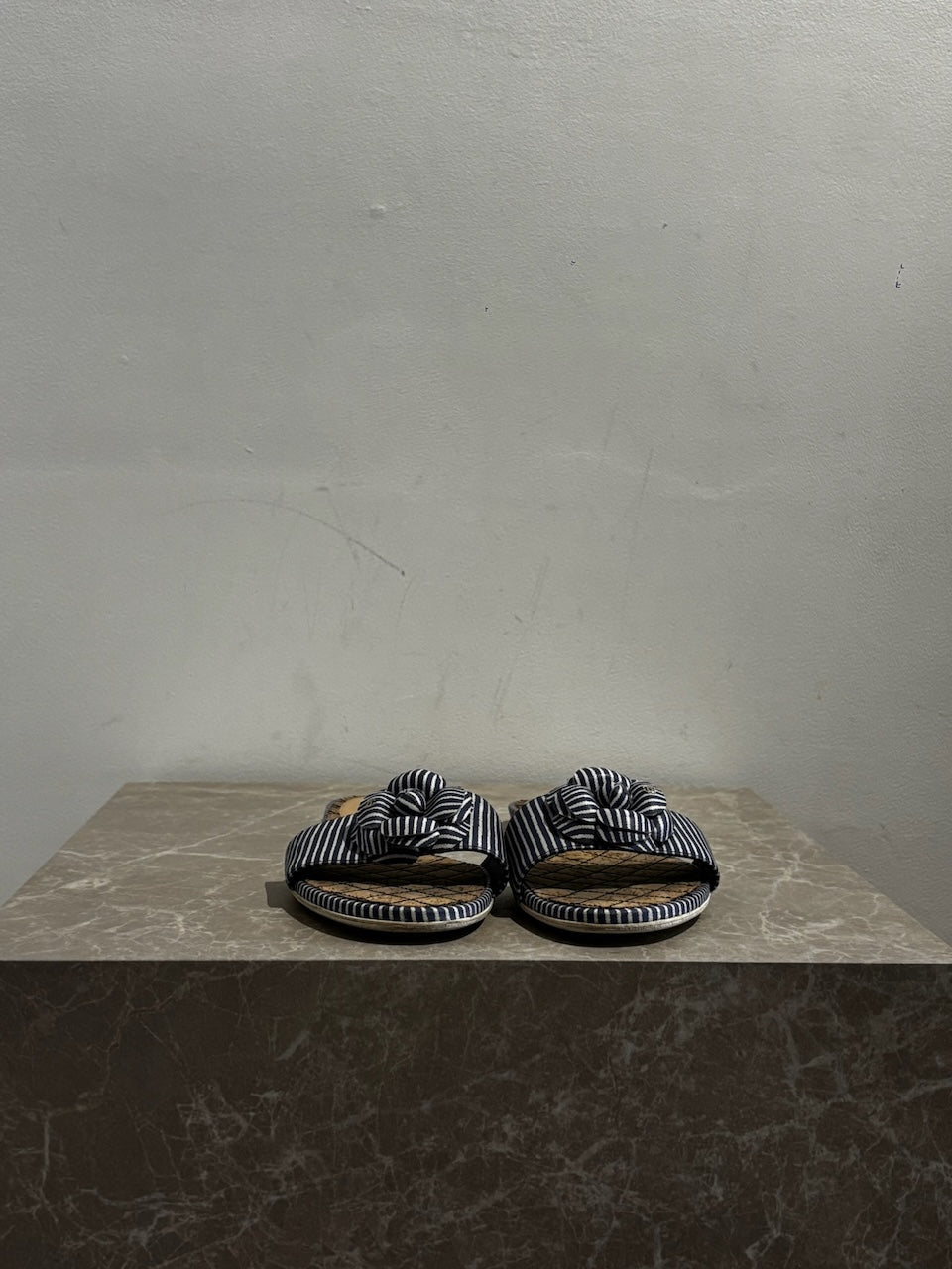 Mules Chanel rayée T.41