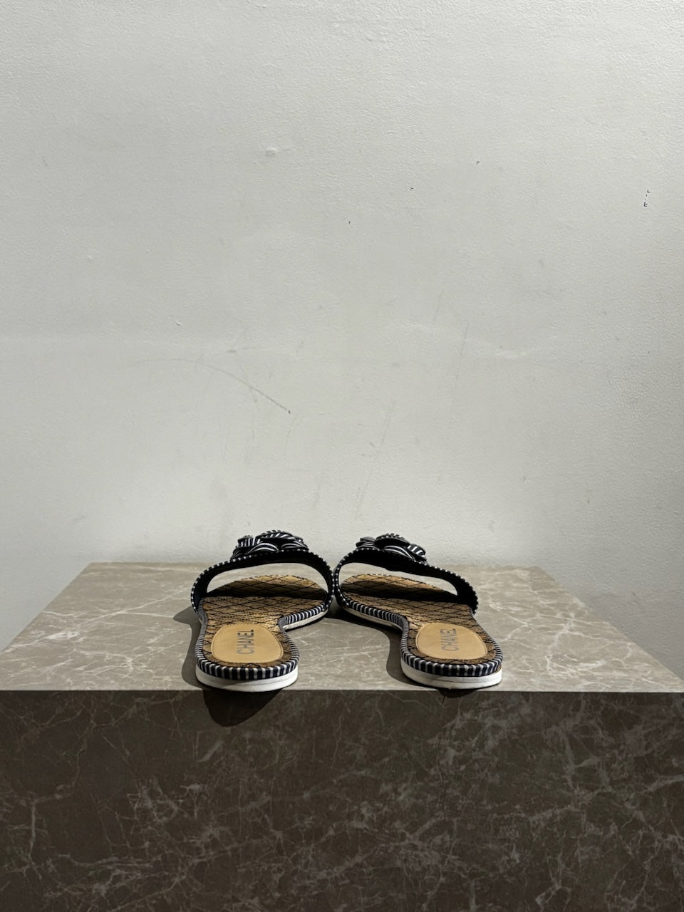 Mules Chanel rayée T.41