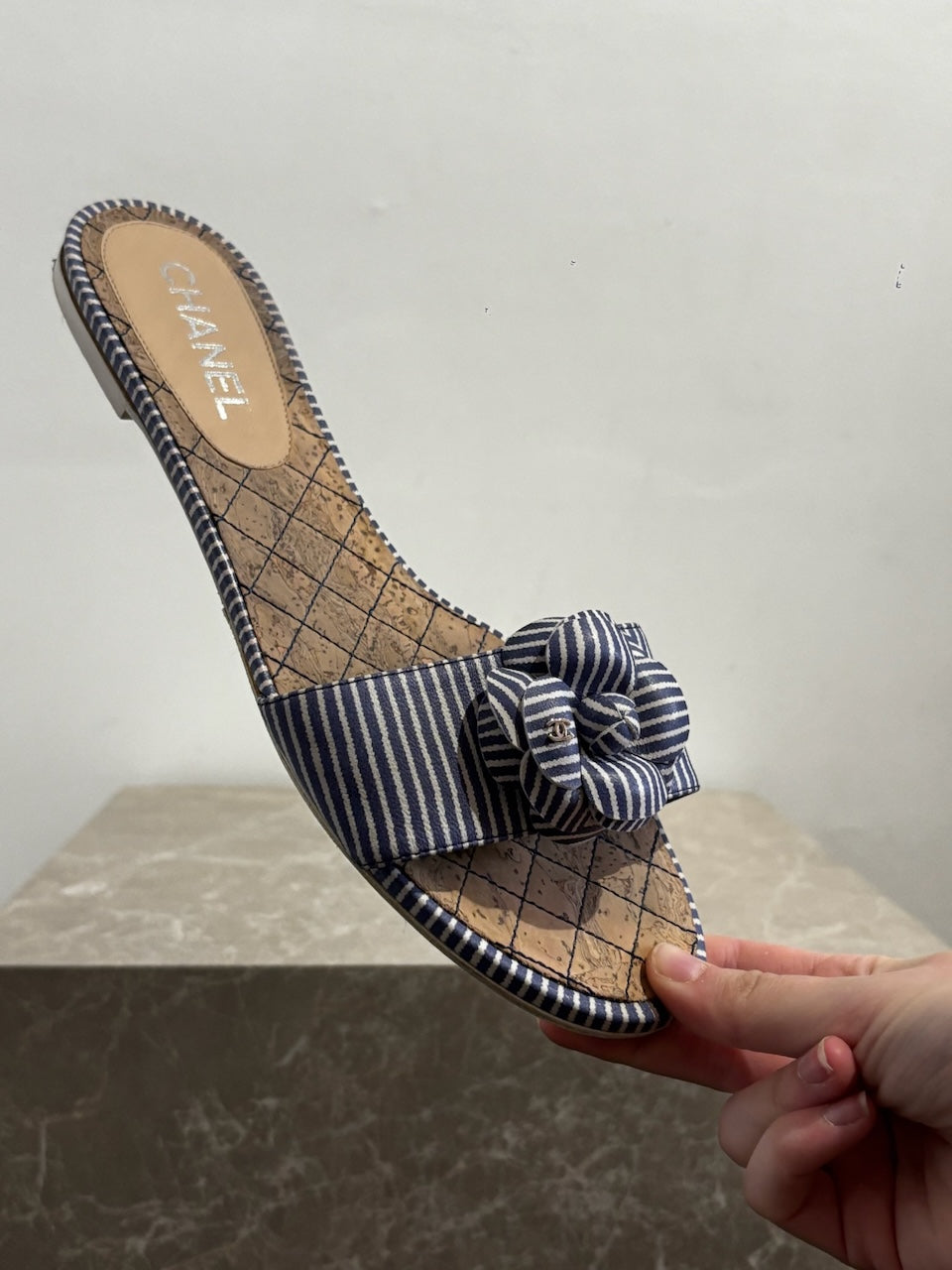 Mules Chanel rayée T.41