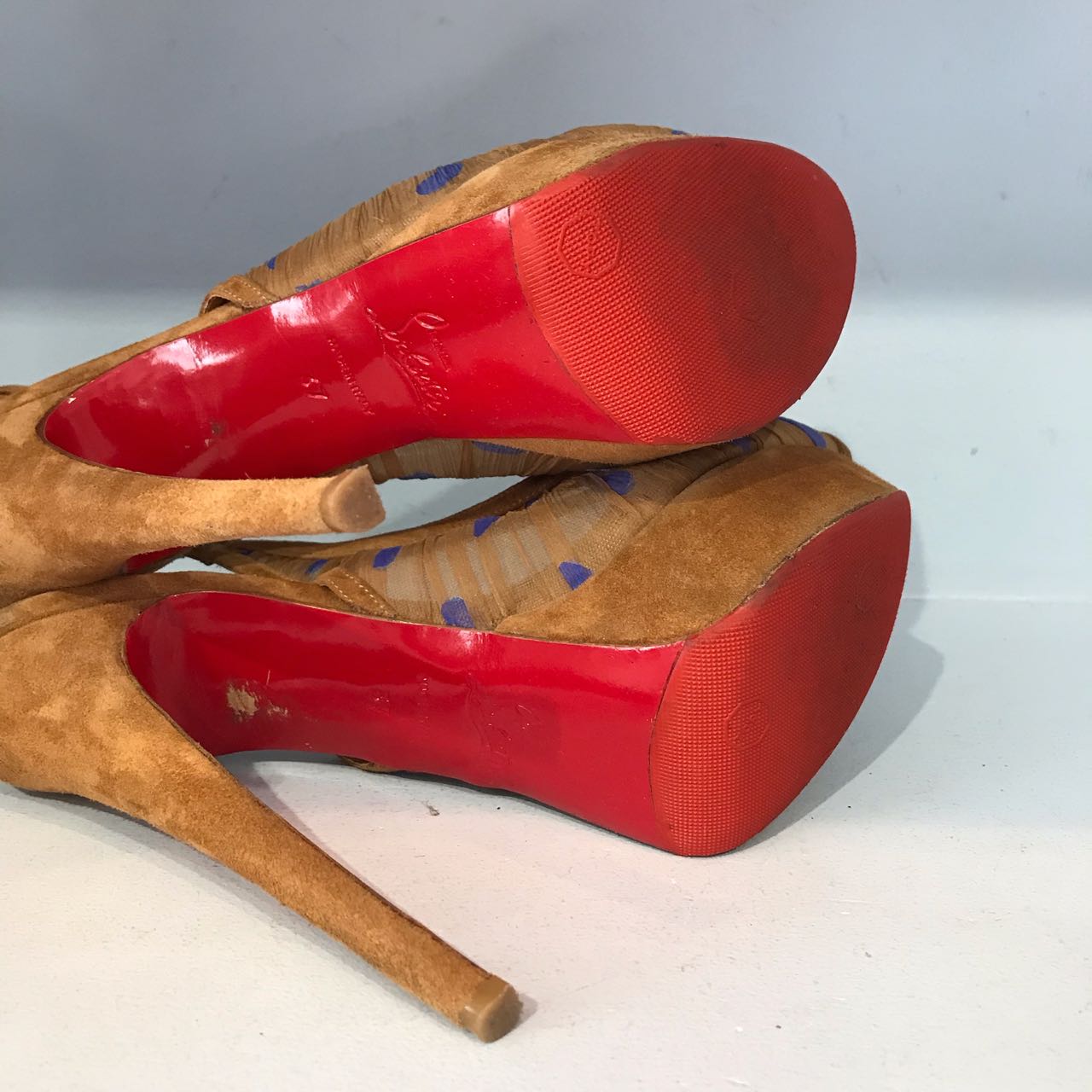 Escarpins Christian Louboutin T.37