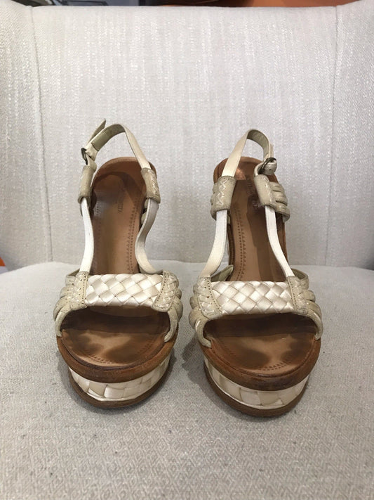 Sandales Bottega Veneta beige T.36