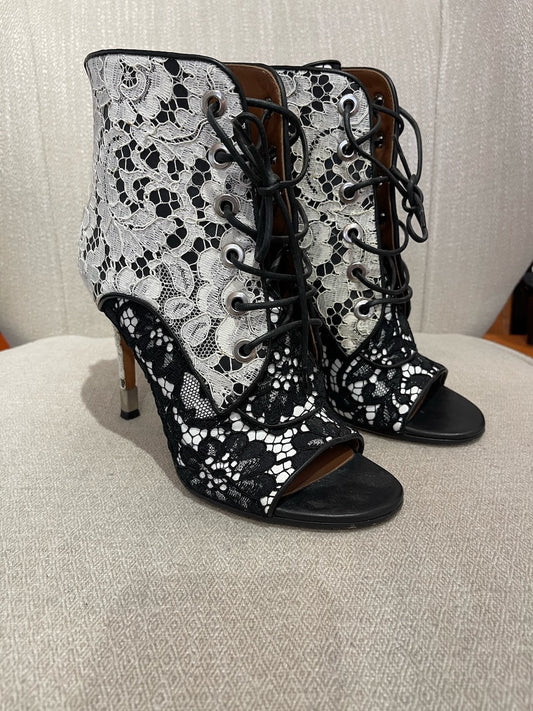 Boots Givenchy en dentelle T.37