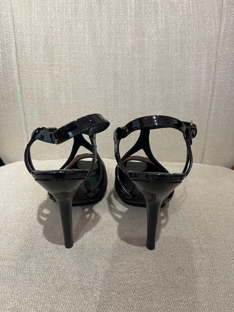 Sandales Yves Saint Laurent marron T.37