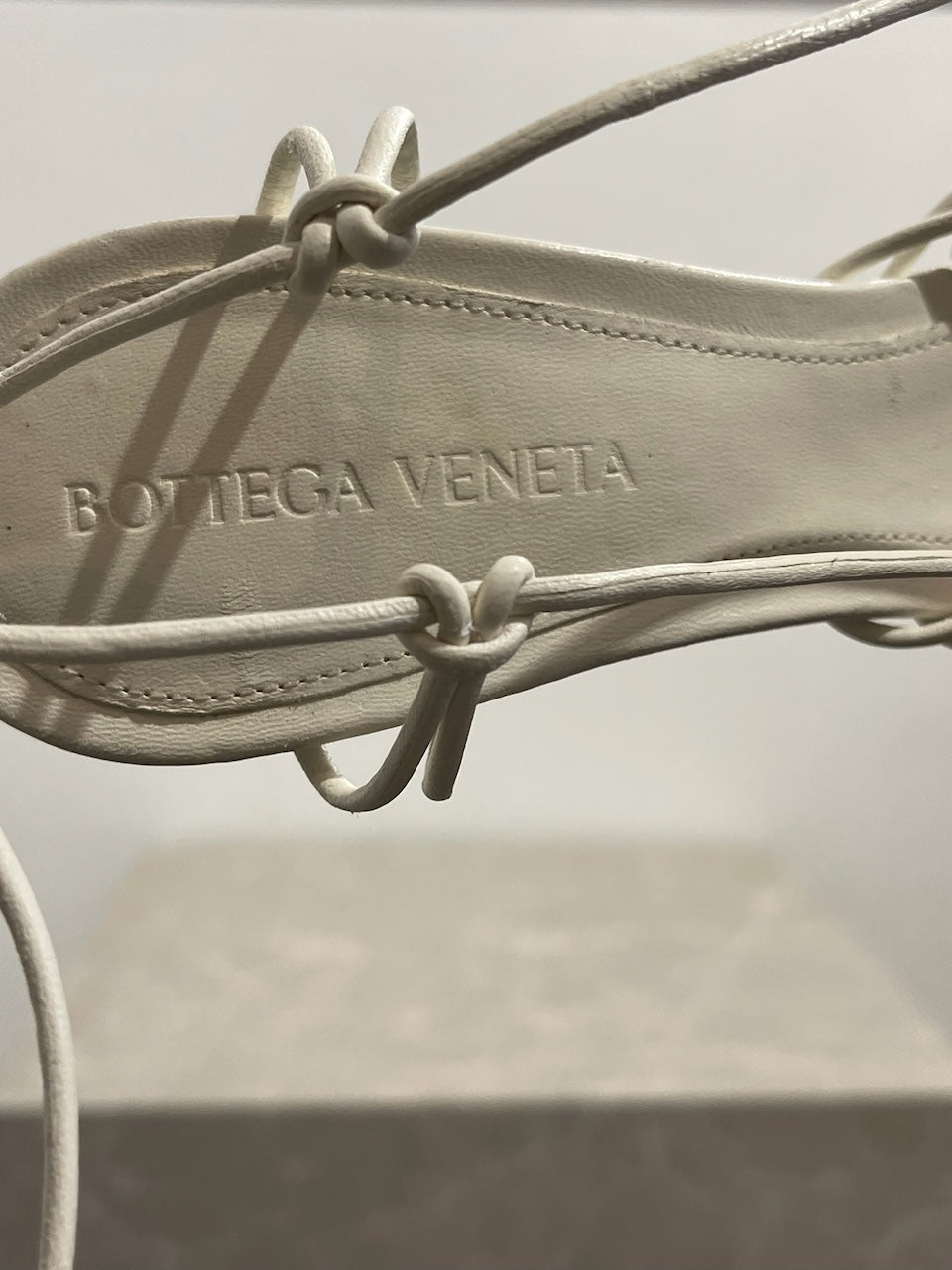 Sandales Bottega Veneta blanches T.37,5