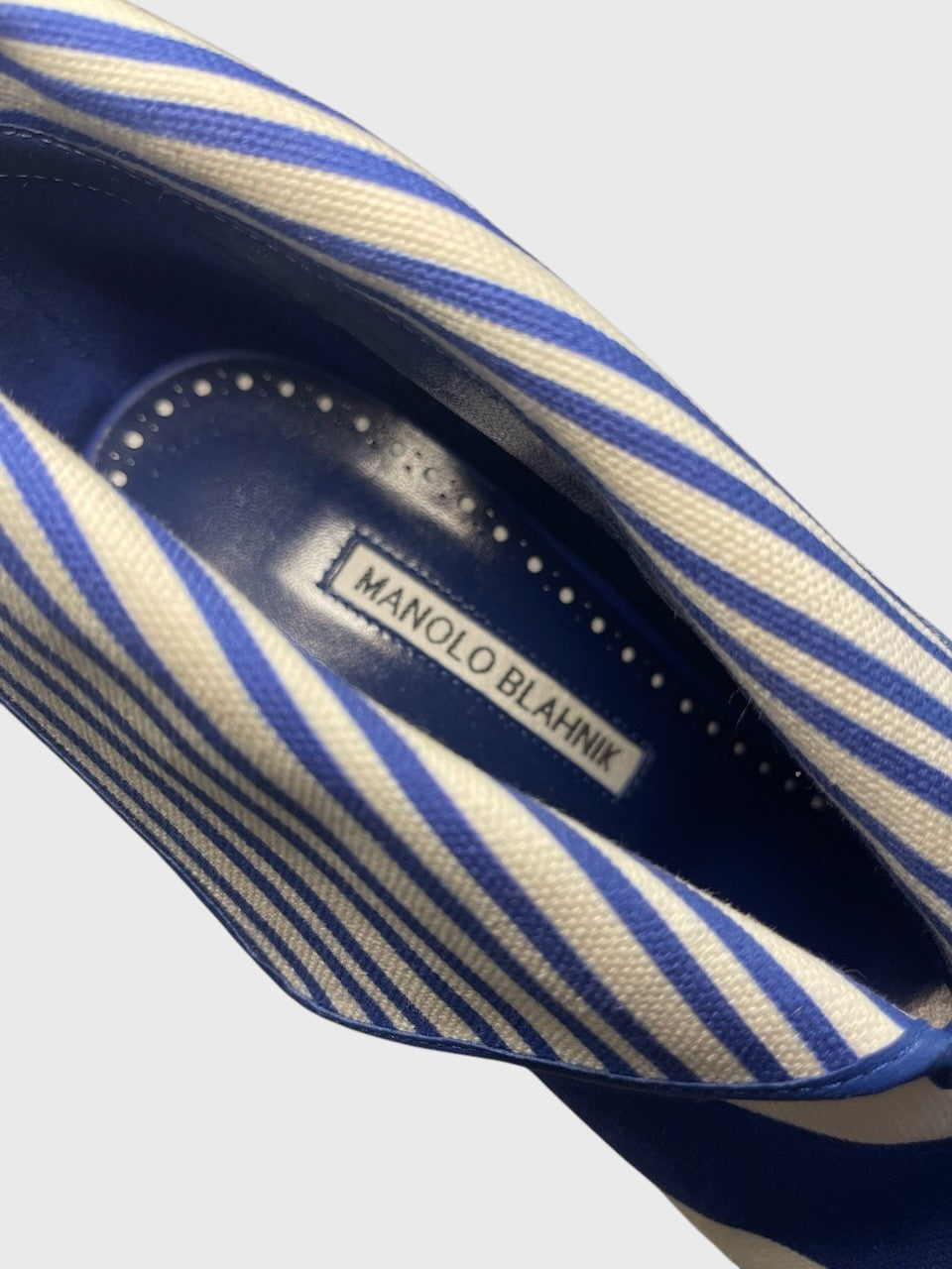 Boots Manolo Blahnik rayées T.38