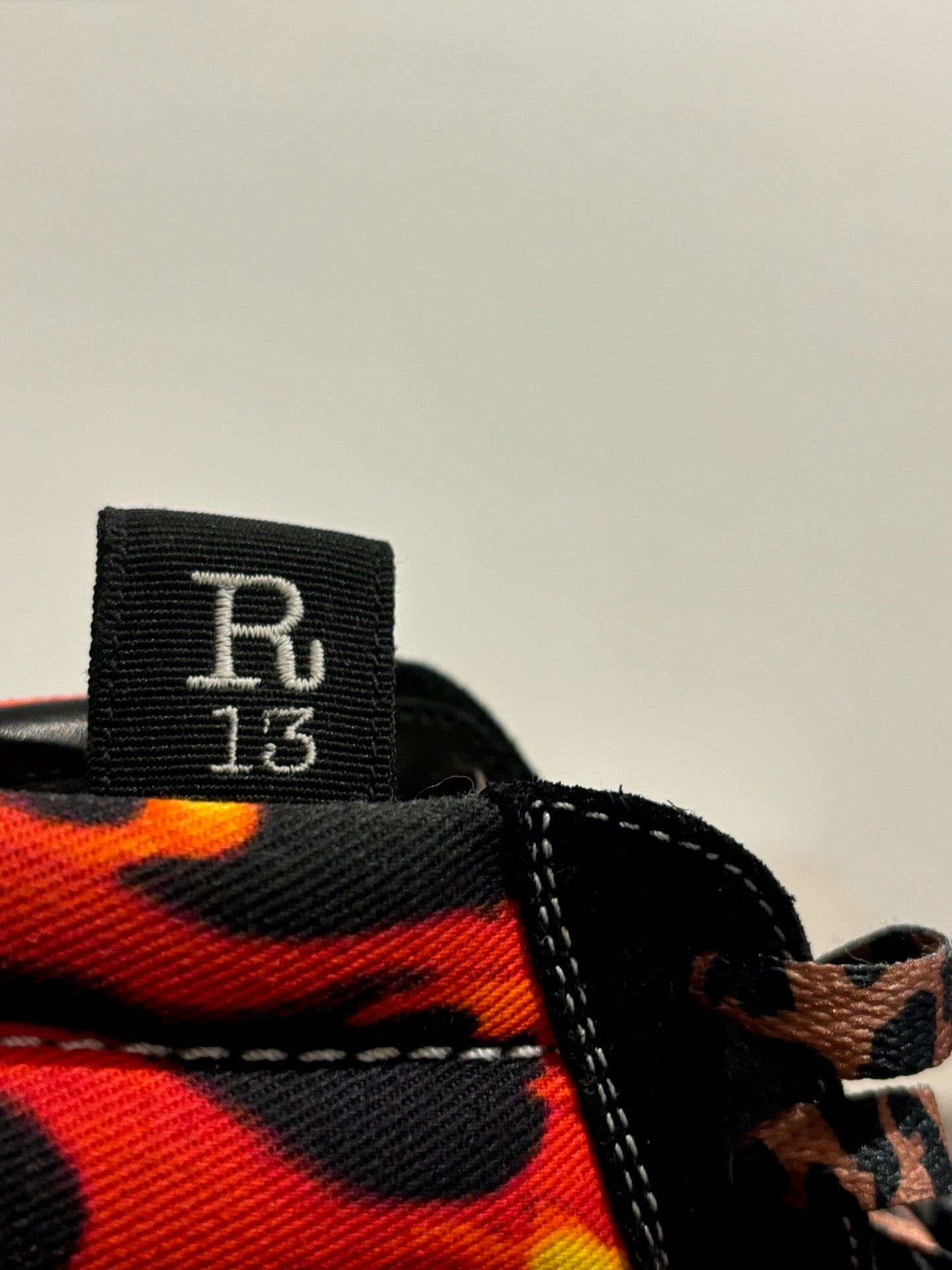 Baskets R13 flammes T.37