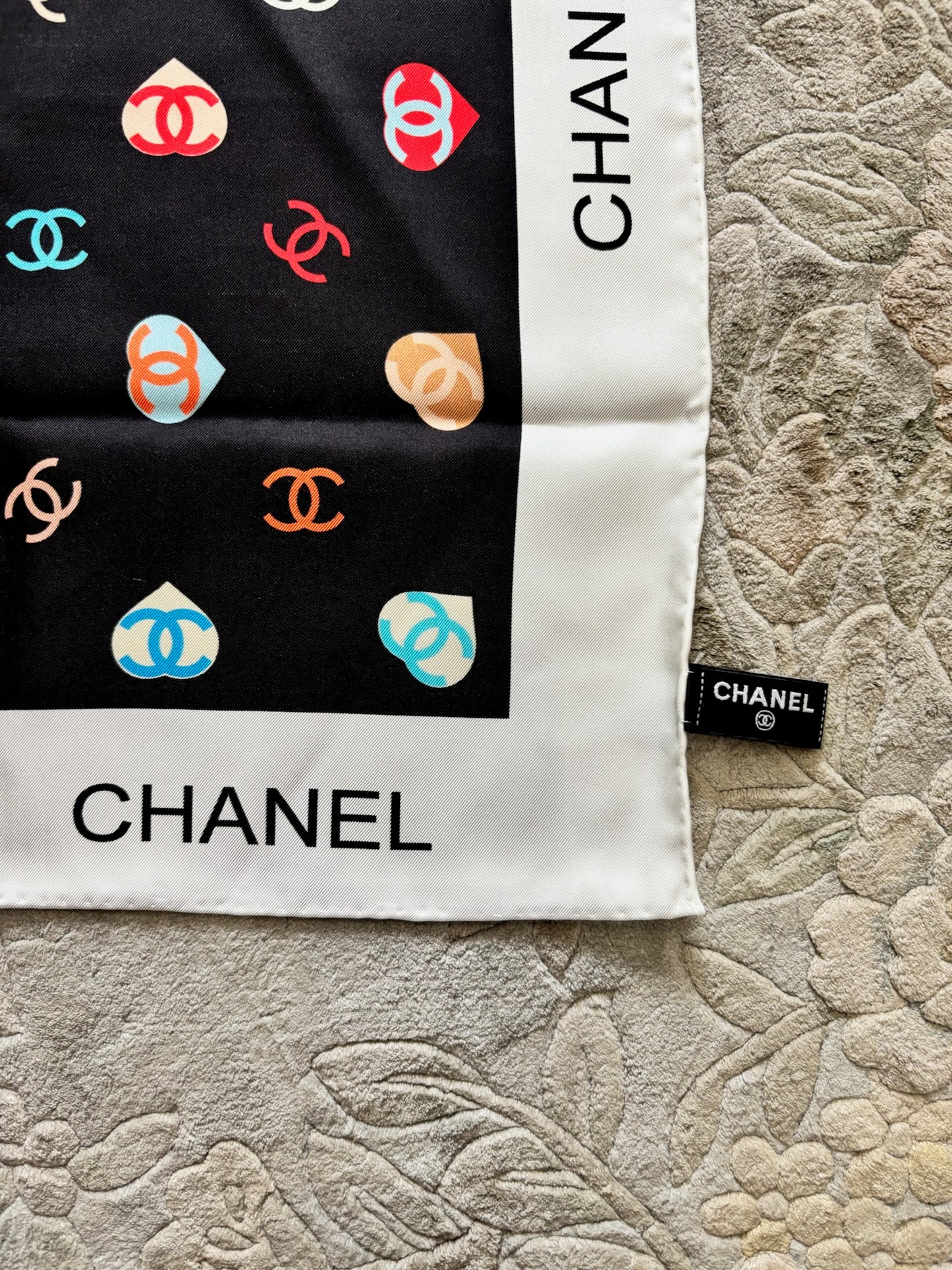 Foulard 90 Chanel ruban blanc