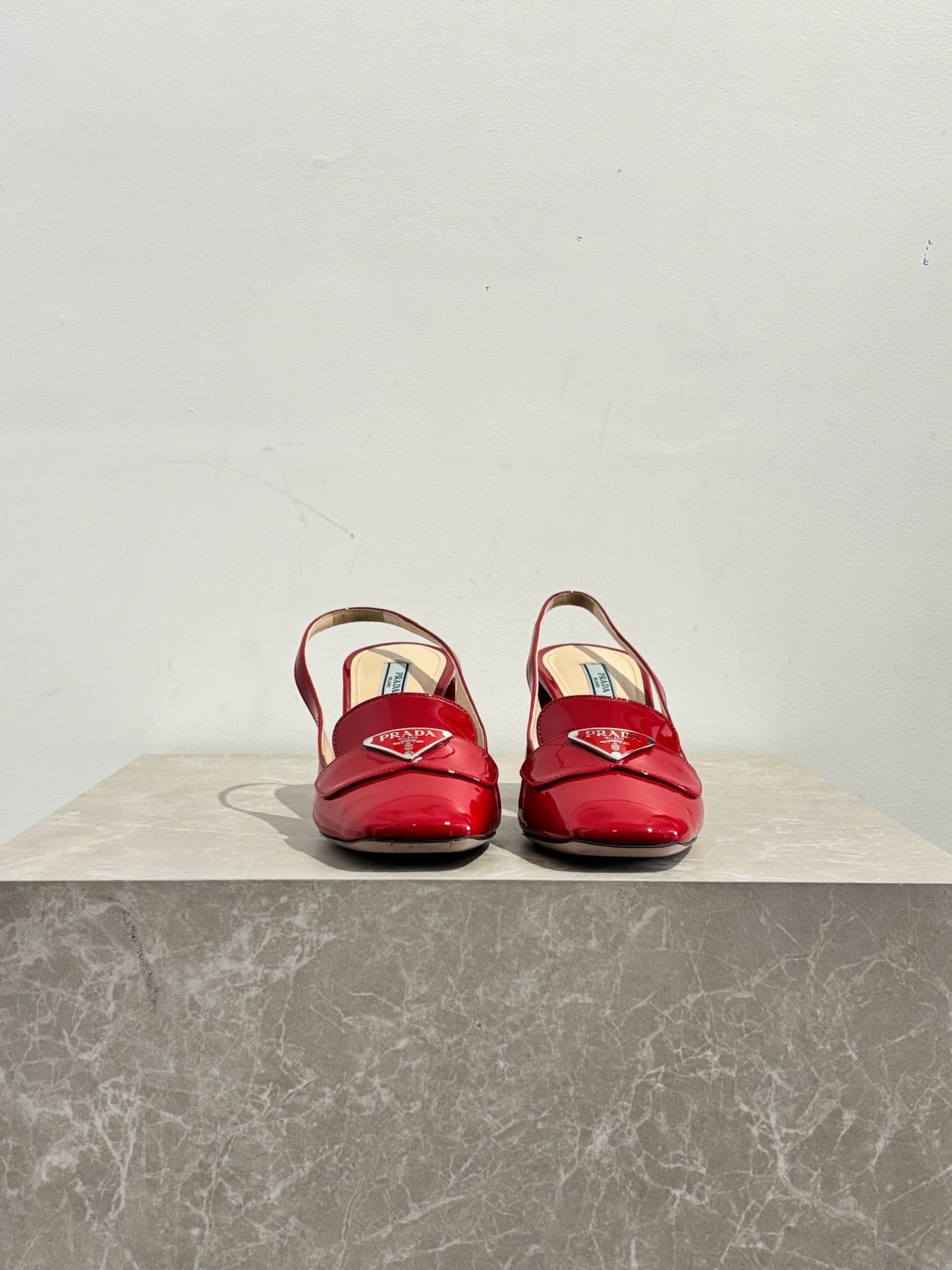 Escarpins Prada rouges T.36
