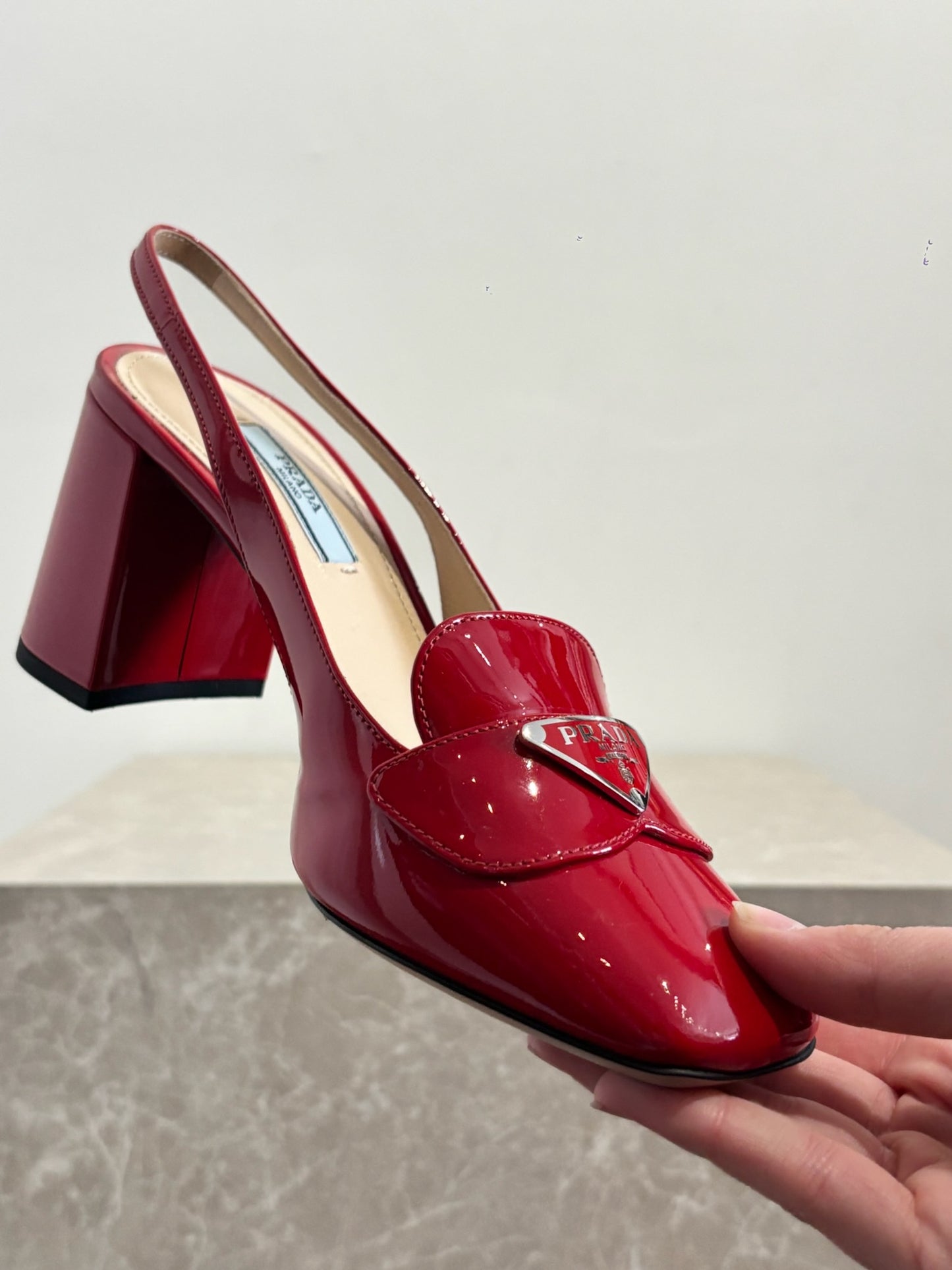 Escarpins Prada rouges T.36