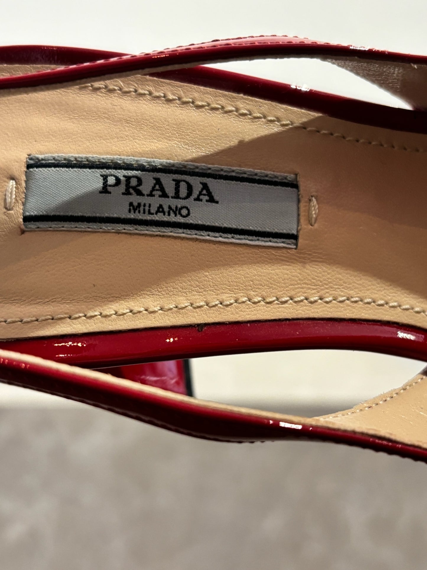 Escarpins Prada rouges T.36