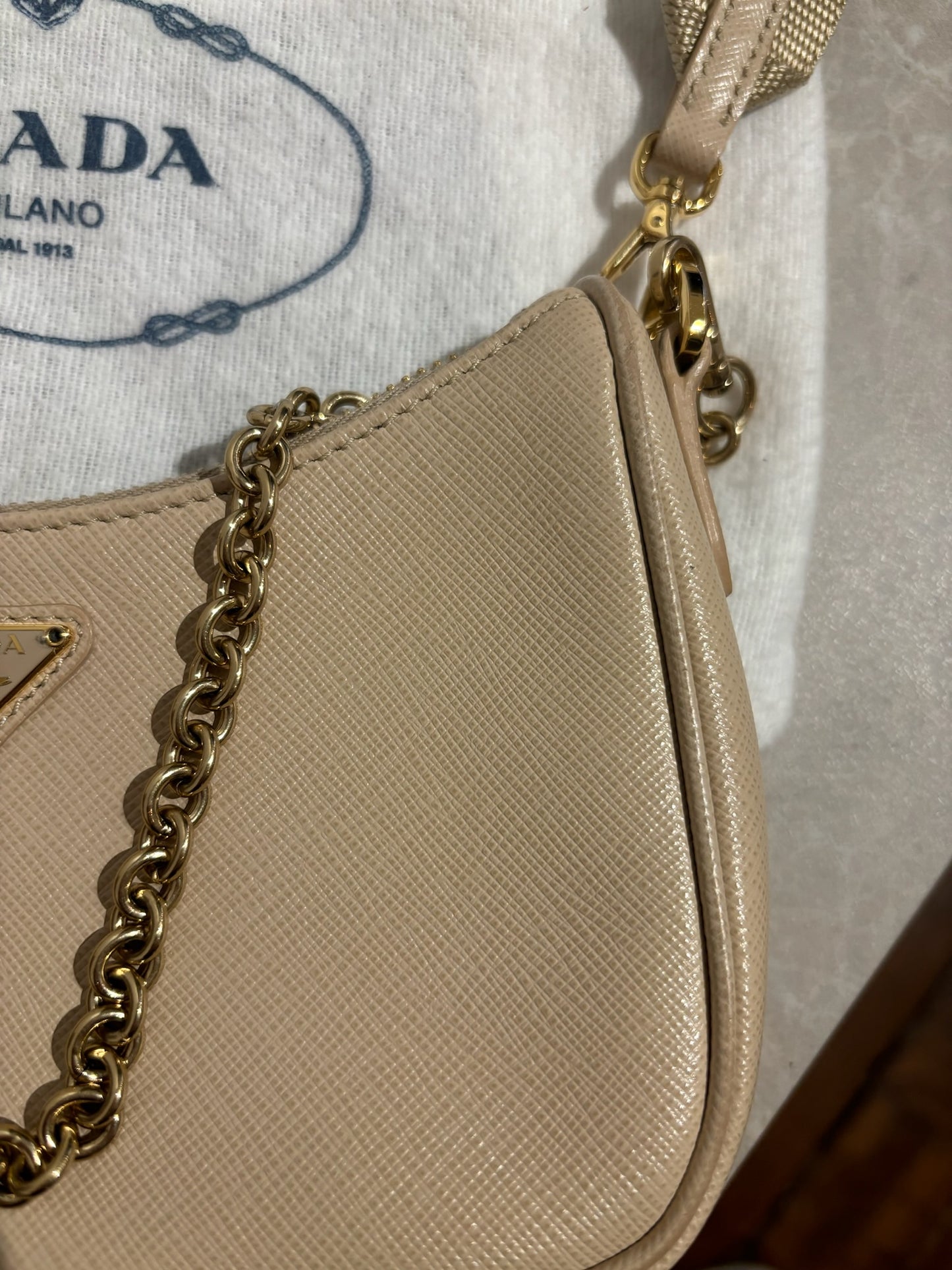 Sac Prada Beige Re-Edition
