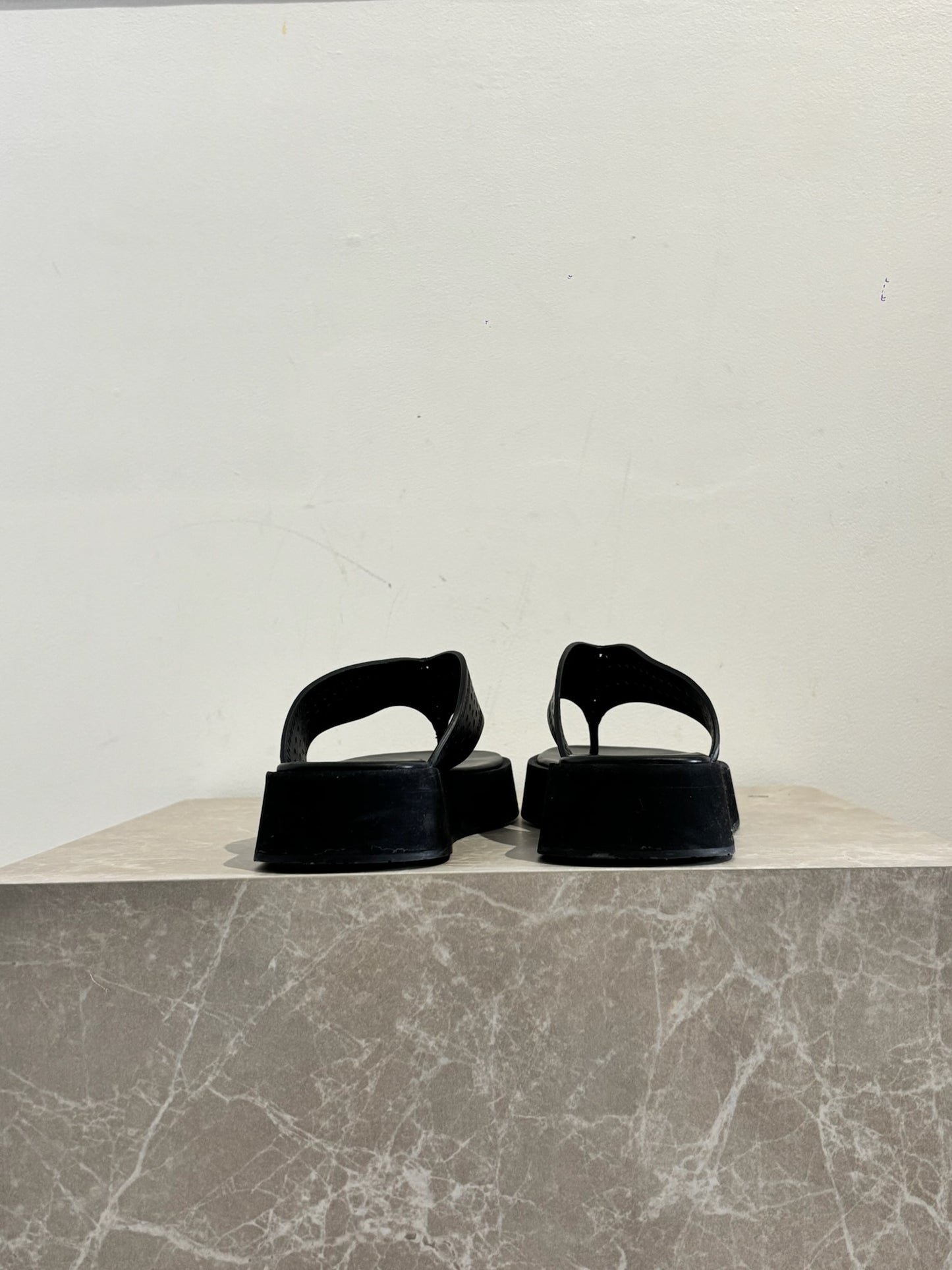 Sandales Alaia noires T.36