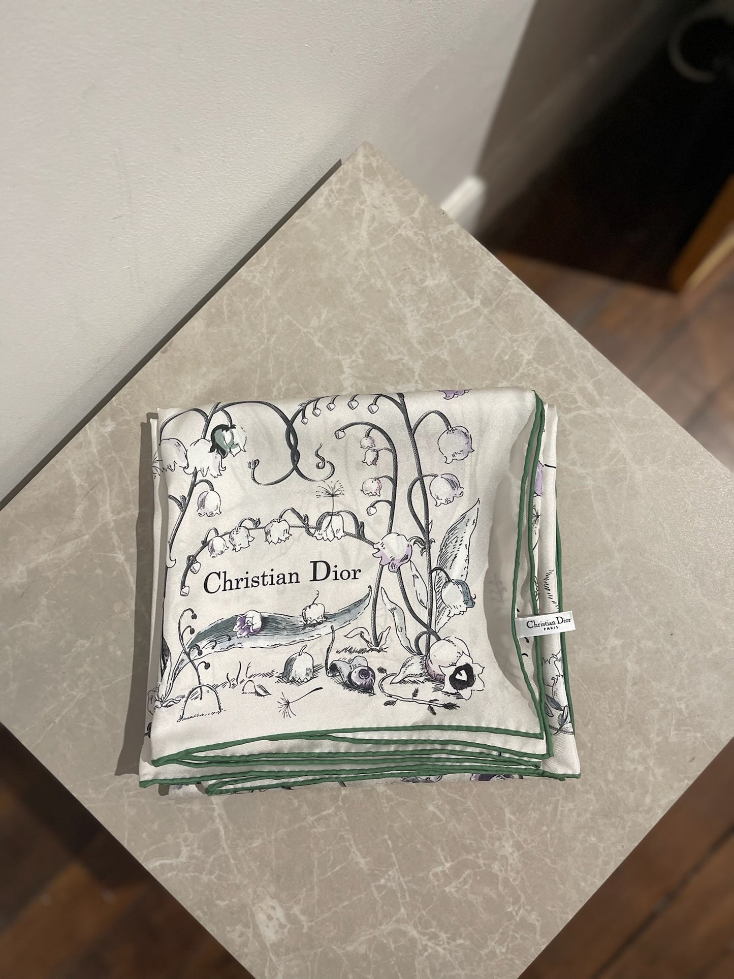 Foulard Dior blanc à fleurs