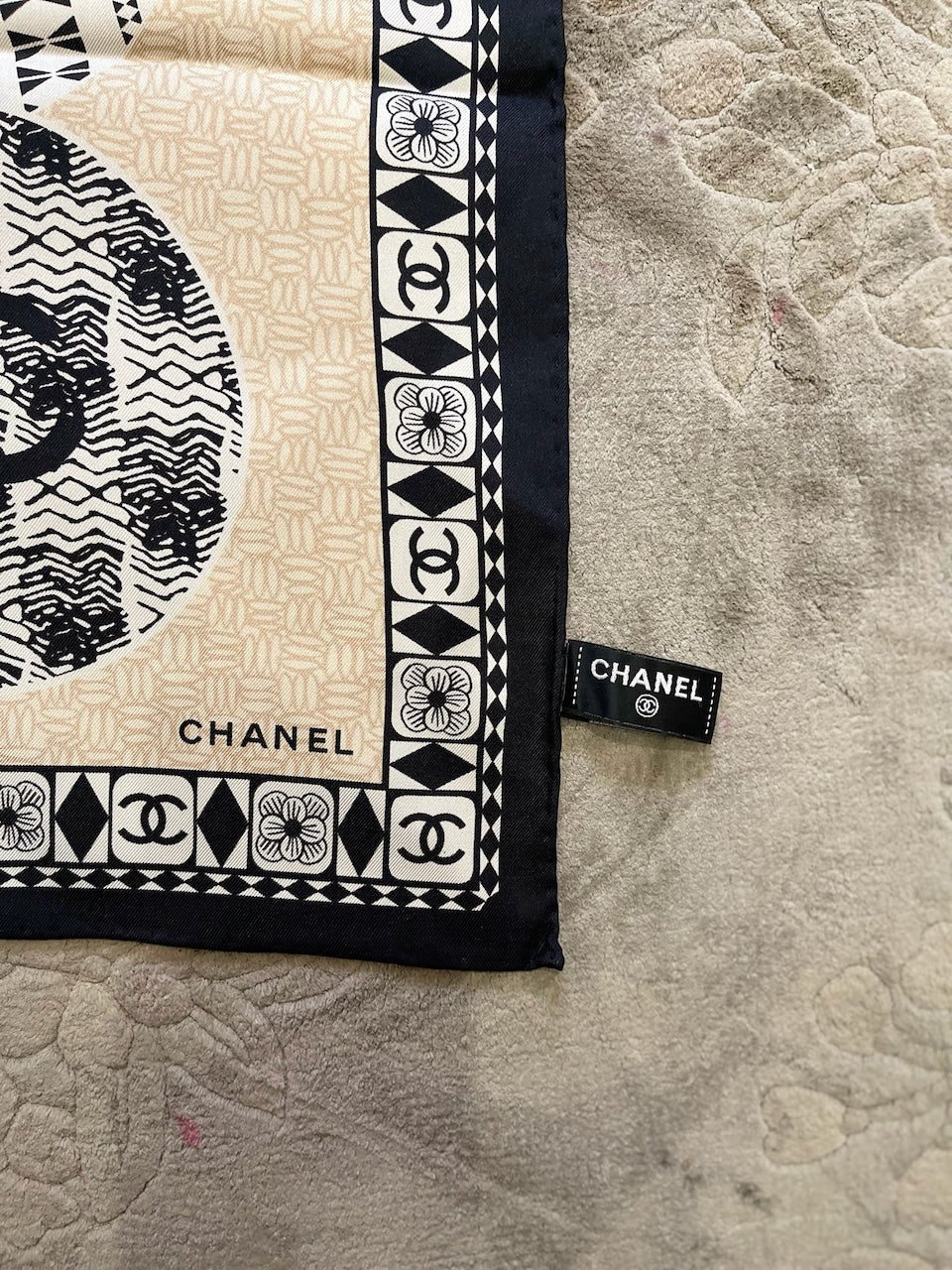 Foulard Chanel beige écru noir