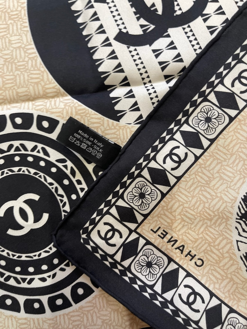 Foulard Chanel beige écru noir