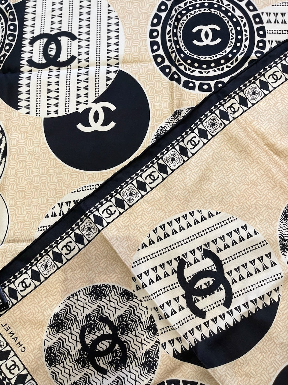 Foulard Chanel beige écru noir