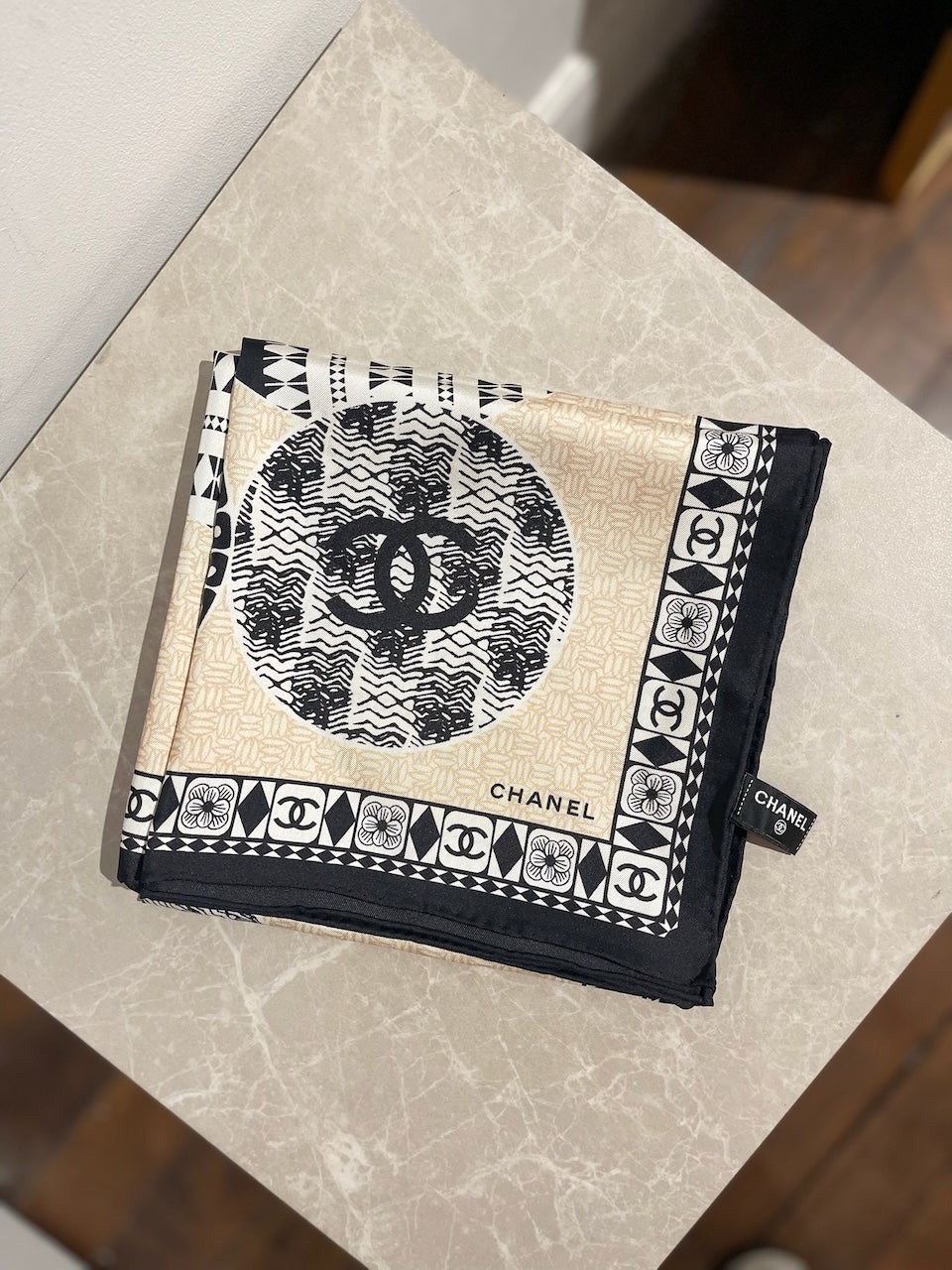 Foulard Chanel beige écru noir