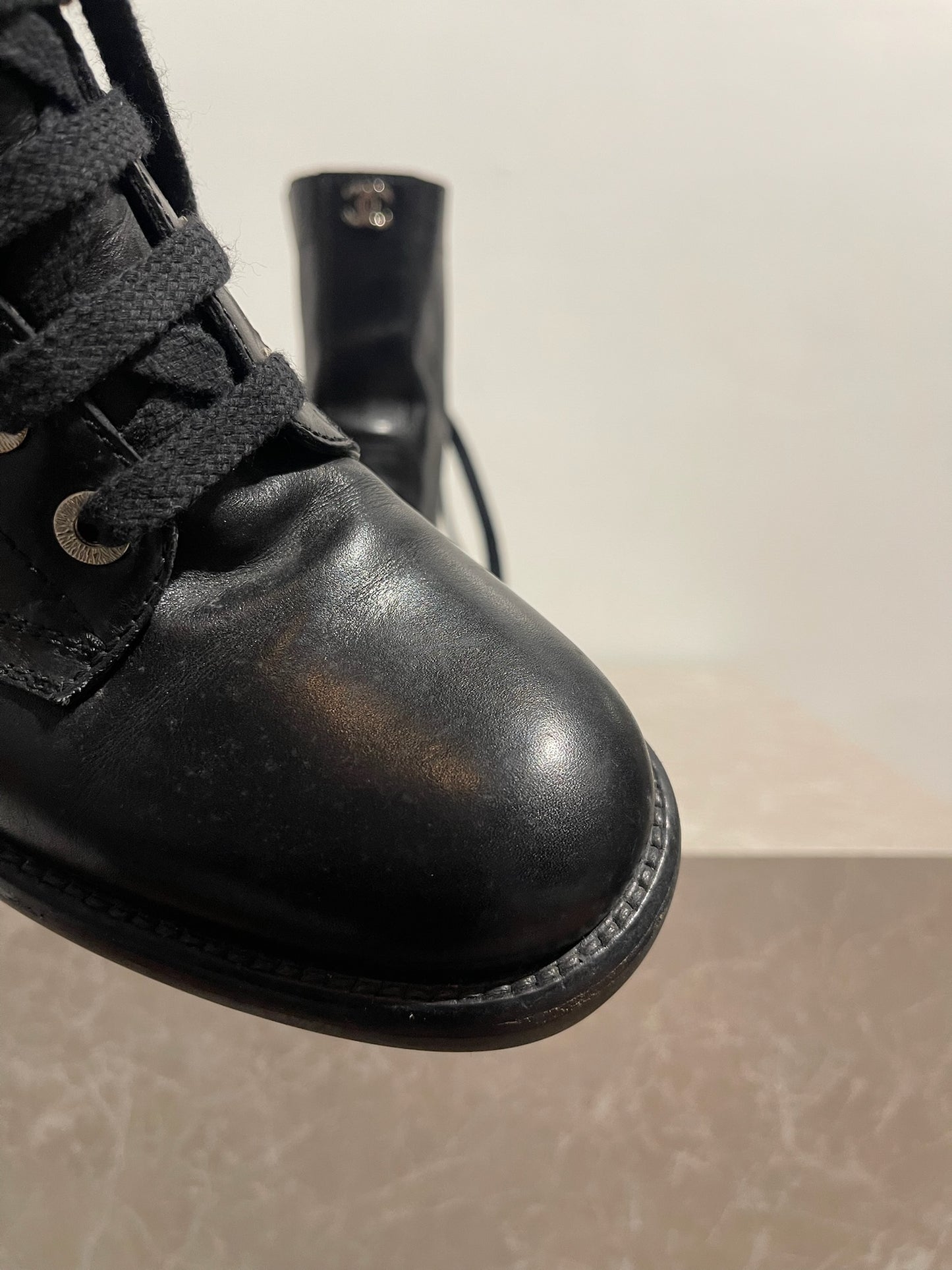 Bottes Chanel noires T.37,5