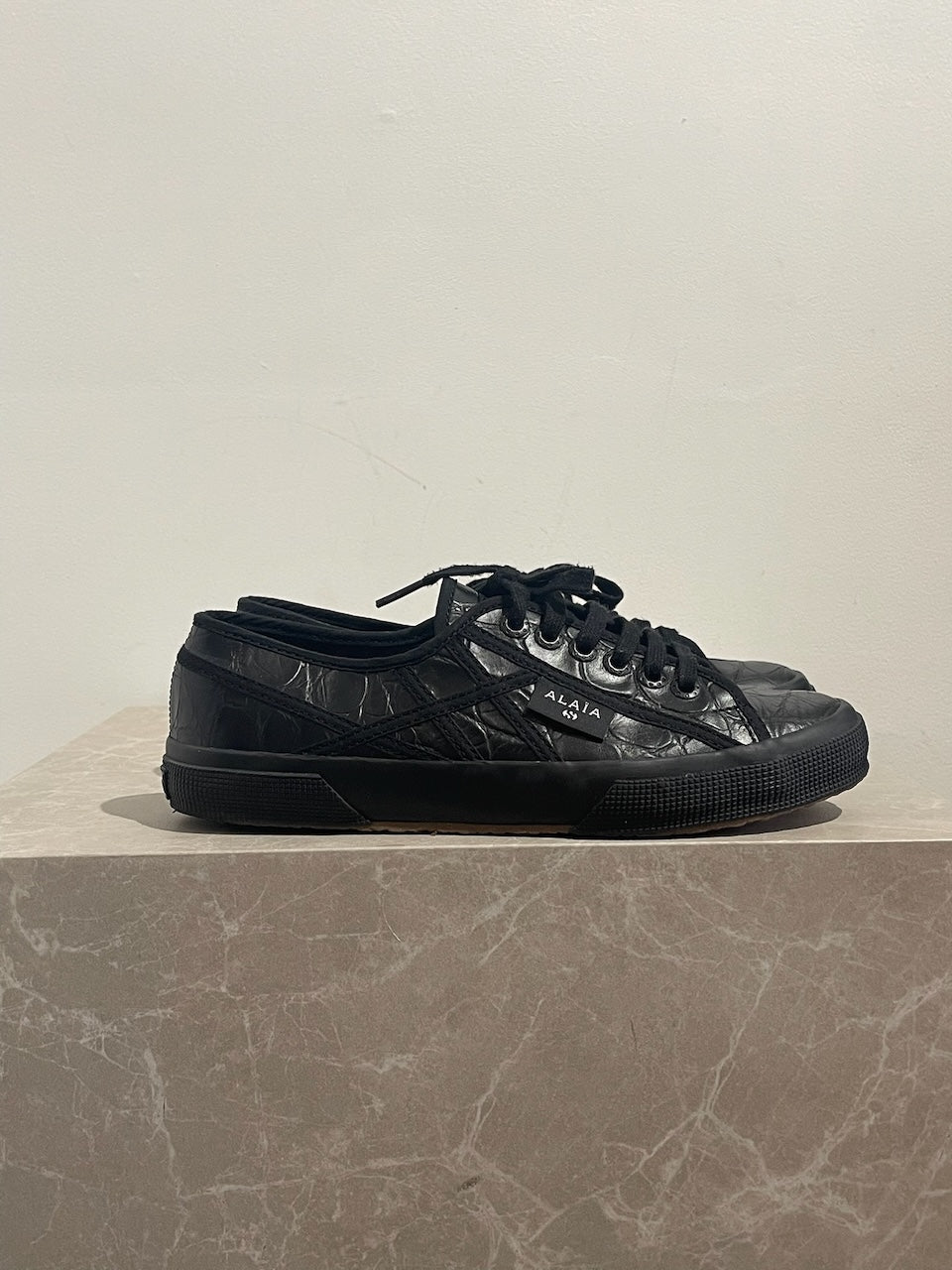 Baskets Alaia x Superga noires T.40
