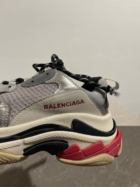 Baskets Balenciaga Triple S T.37
