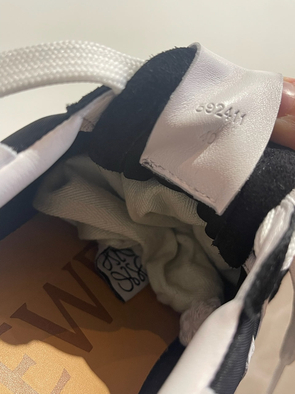 Baskets Loewe Flow Runner T.40