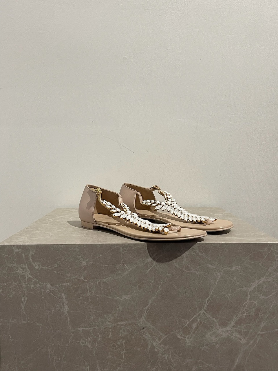 Sandales Giuseppe Zanotti beiges T.38,5