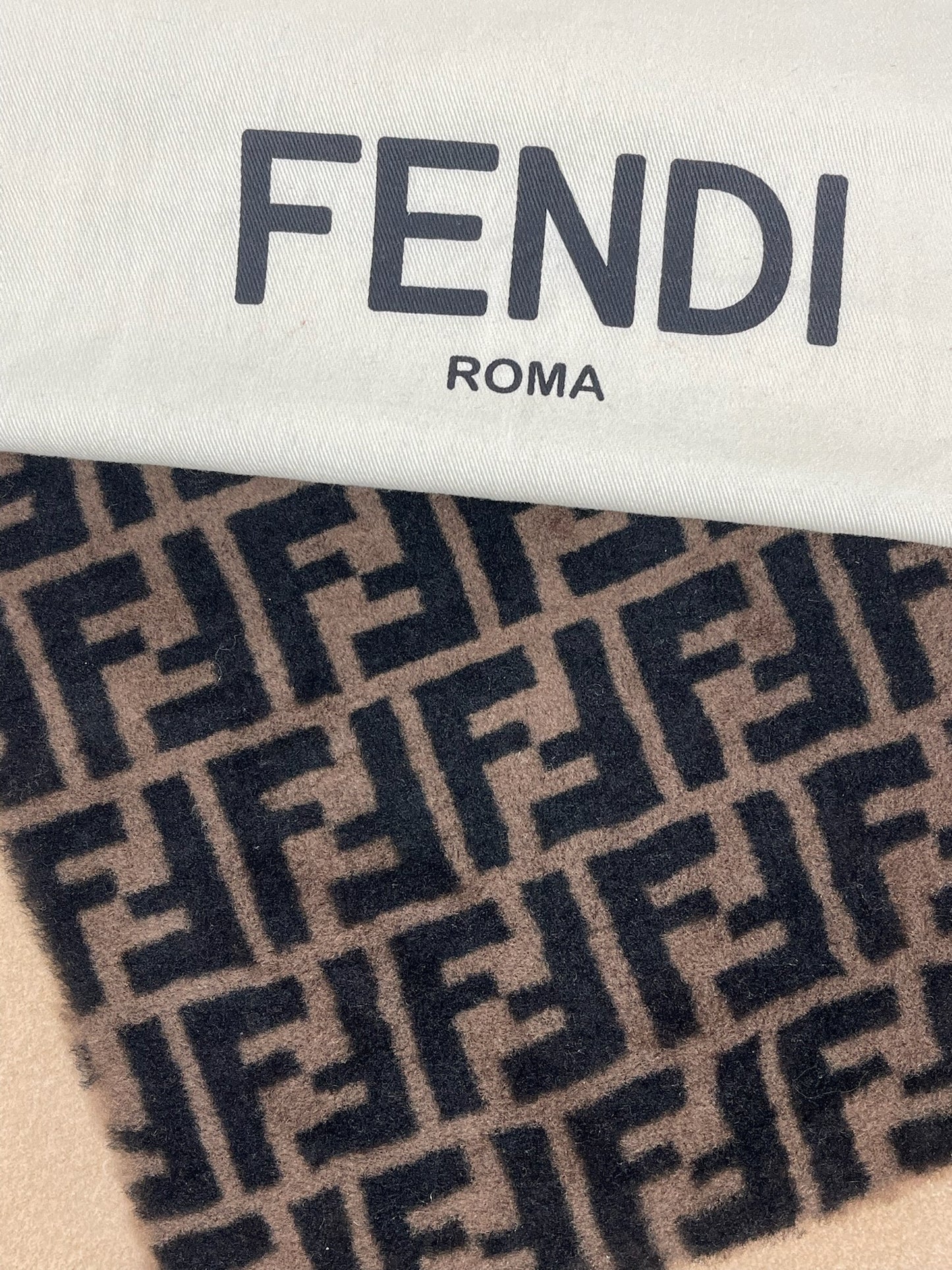 Etole Fendi beige Neuve