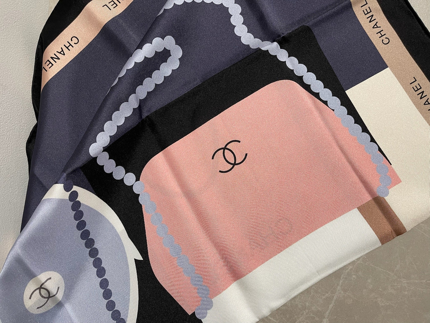 Foulard Chanel Blanc/Rose