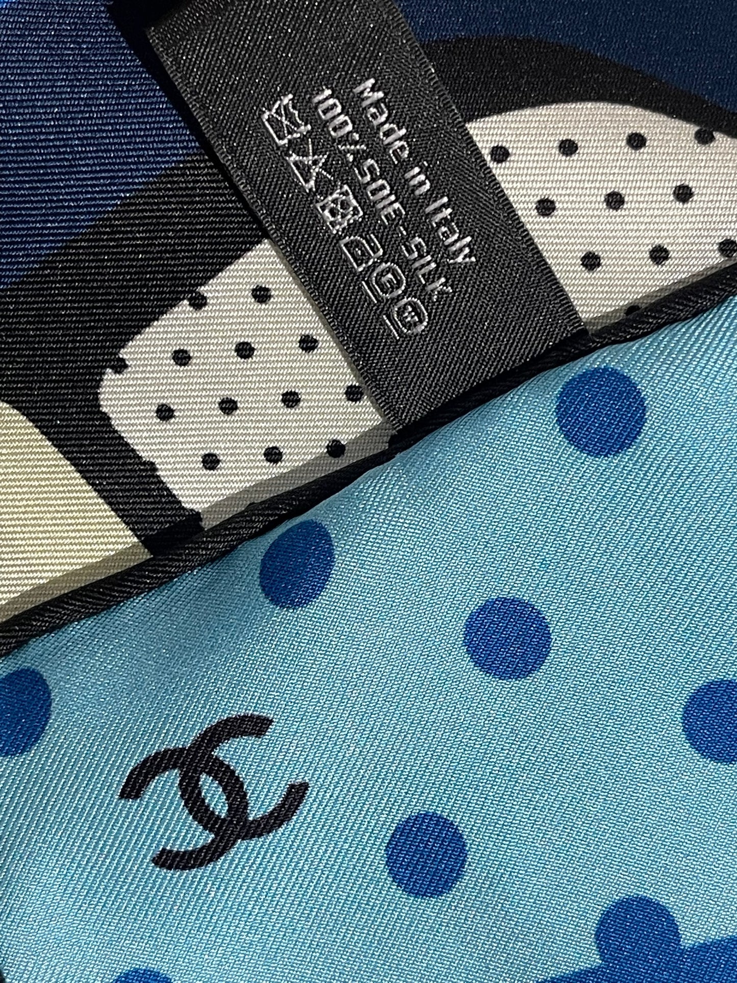 Foulard Chanel bleu