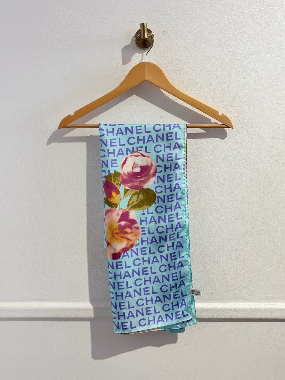 Foulard Chanel bleu et rose