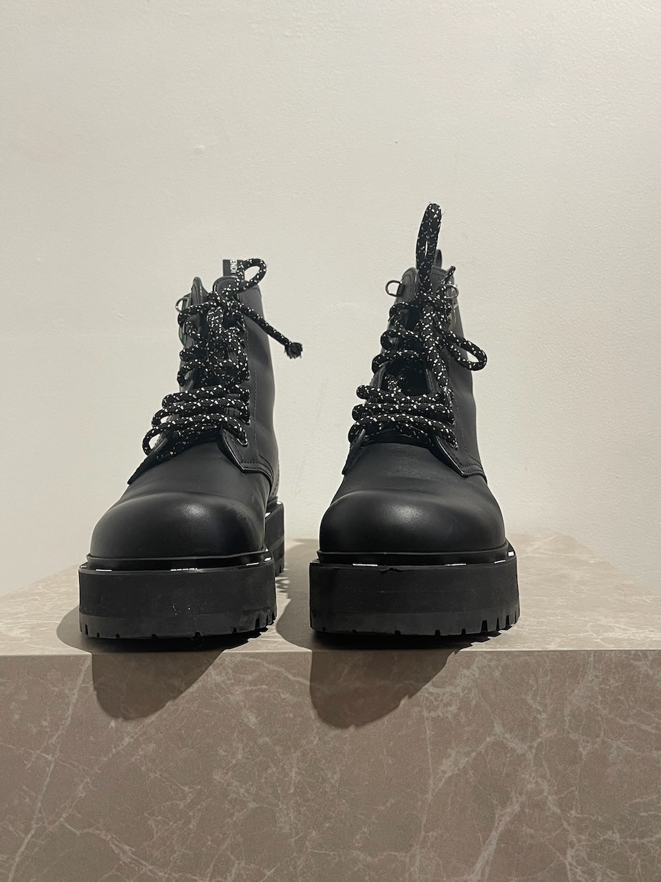 Bottines Rangers Fendi noires T.39