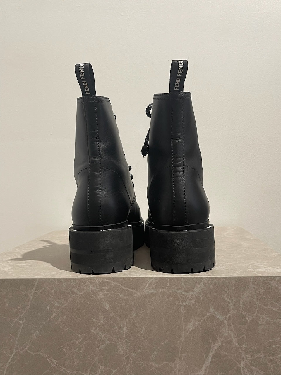 Bottines Rangers Fendi noires T.39
