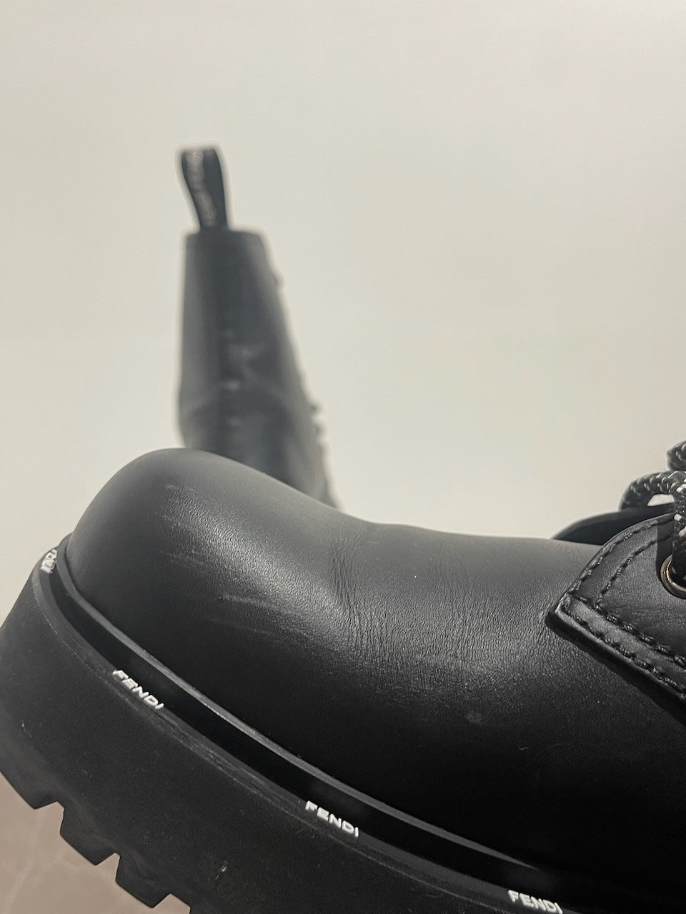 Bottines Rangers Fendi noires T.39
