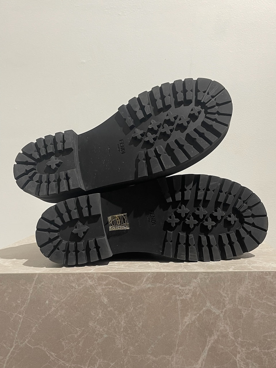 Bottines Rangers Fendi noires T.39
